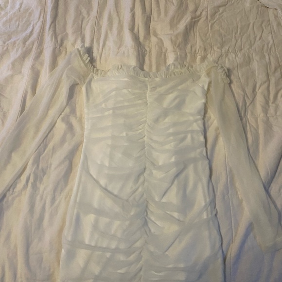 White off the shoulder dress - Picture 4 of 4